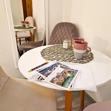 شقة San موستار